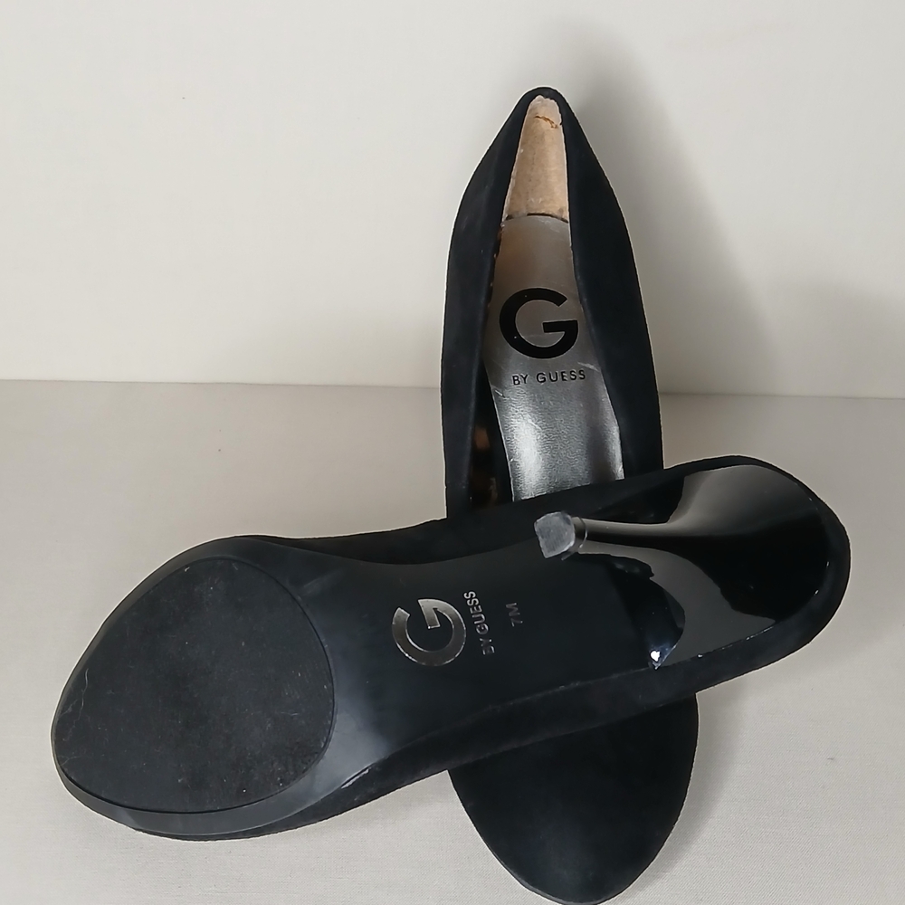 G by Guess Black Suede Heels Leopard Print Lining Size 7 Pumps - Picture 6 of 9
